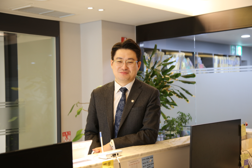 방배변호사 성범죄 사건 의뢰인을 위한 형사 절차 안내 및 심리적 안정 증진 방안 마련