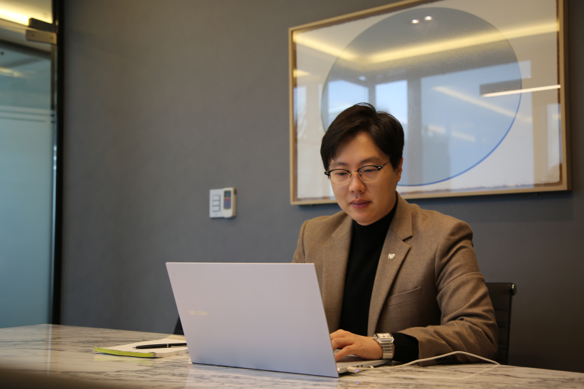 의왕디지털성범죄변호사 이세환 변호사 옆모습