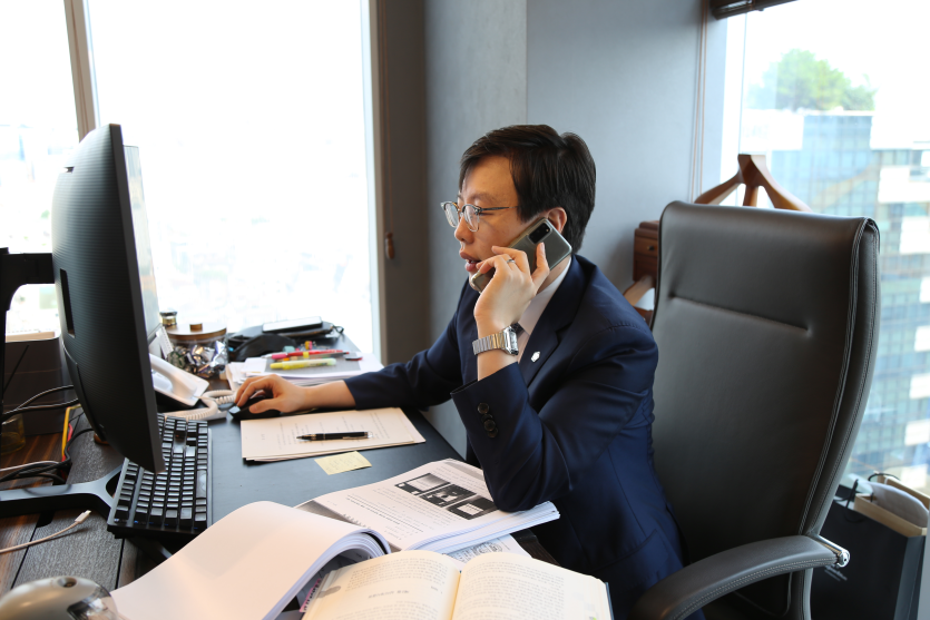 서울동부강제추행변호사 이세환 옆모습 실제 사진